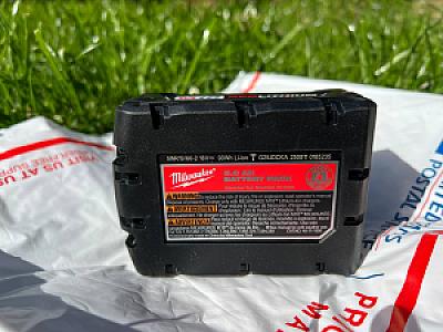 Акумуляторна батарея Milwaukee M18 B5 5.0 Ah (48-11-1850) REDLITHIUM™