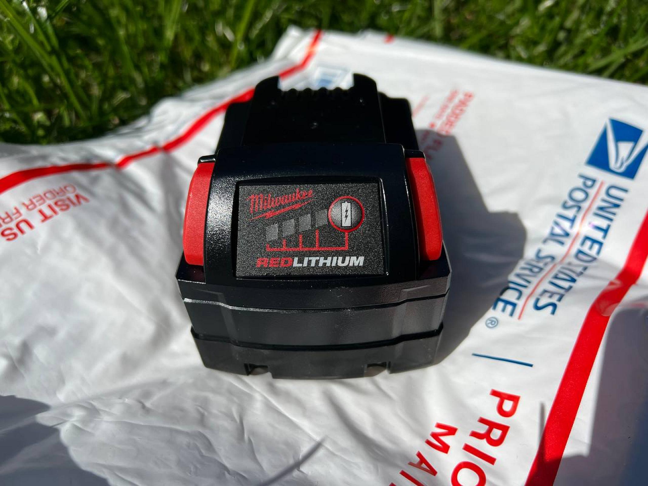 Акумуляторна батарея Milwaukee M18 B5 5.0 Ah (48-11-1850) REDLITHIUM™