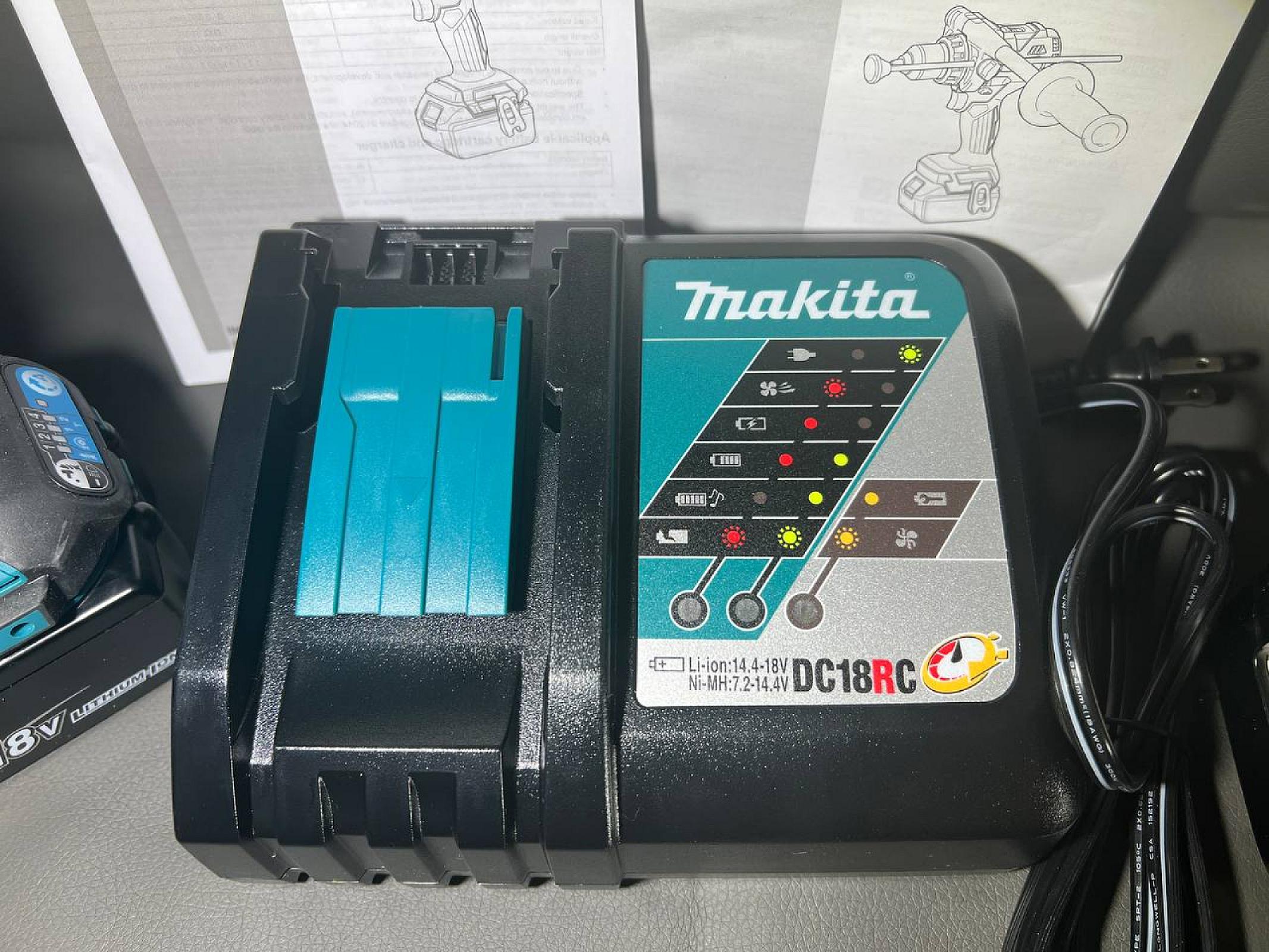 Інтелектуальний швидкий зарядний пристрій Makita DC18RC