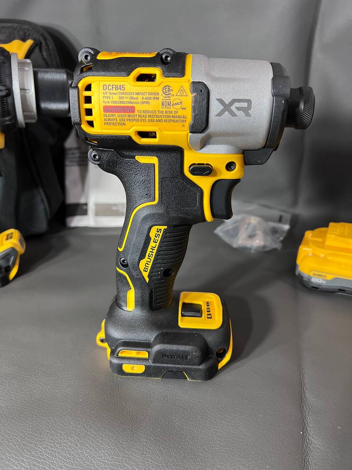Імпакт DeWalt DCF845