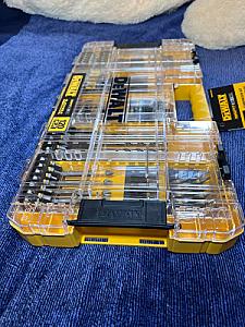 Комплексний набір із 120 предметів DEWALT Maxfit Ultra Steel DWAUMF120SET