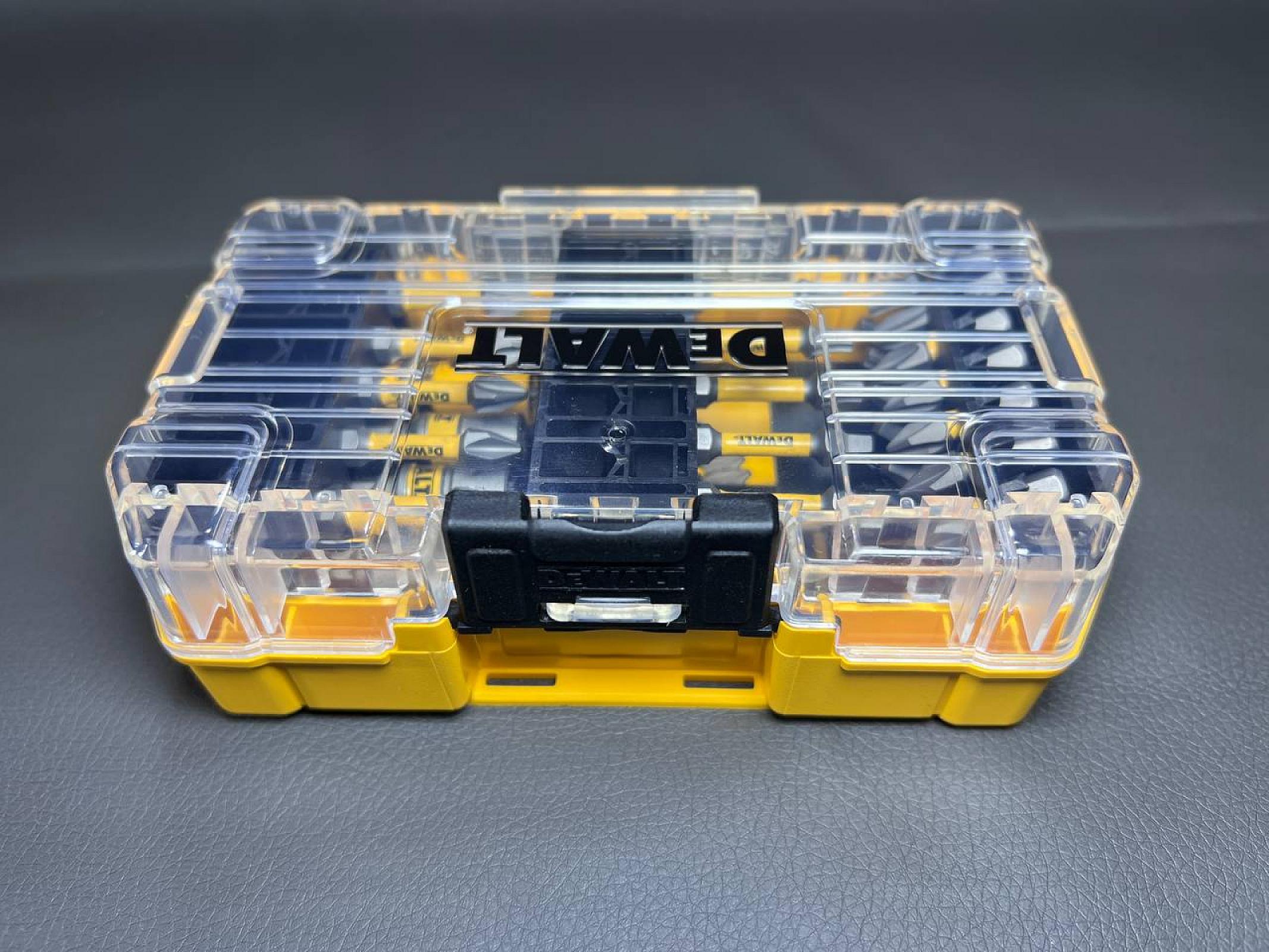 Набір шестигранних сталевих біт Dewalt MAXFIT ULTRA 1/4 дюйма (30 предметів)