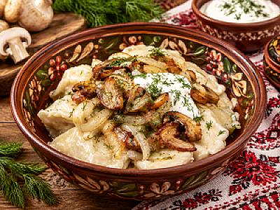 Вареники з картоплею та печерицями
