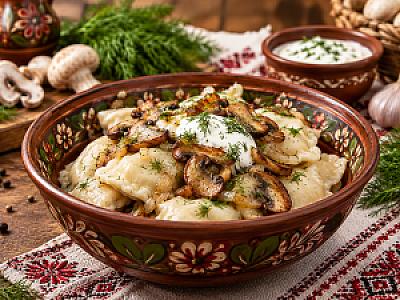Вареники з картоплею та печерицями